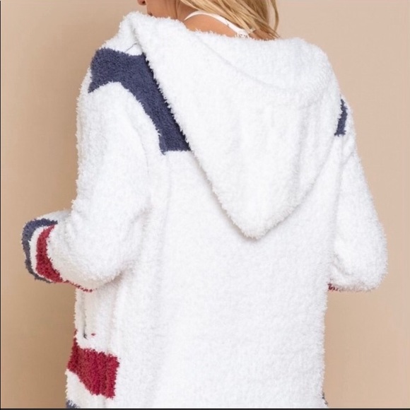 ❗️NEW❗️Super Soft Fleece Hoodie - Picture 5 of 7